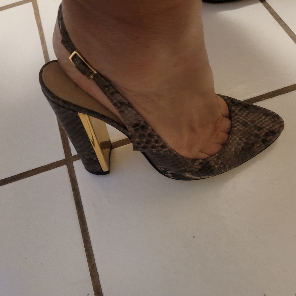 BCBG shoes